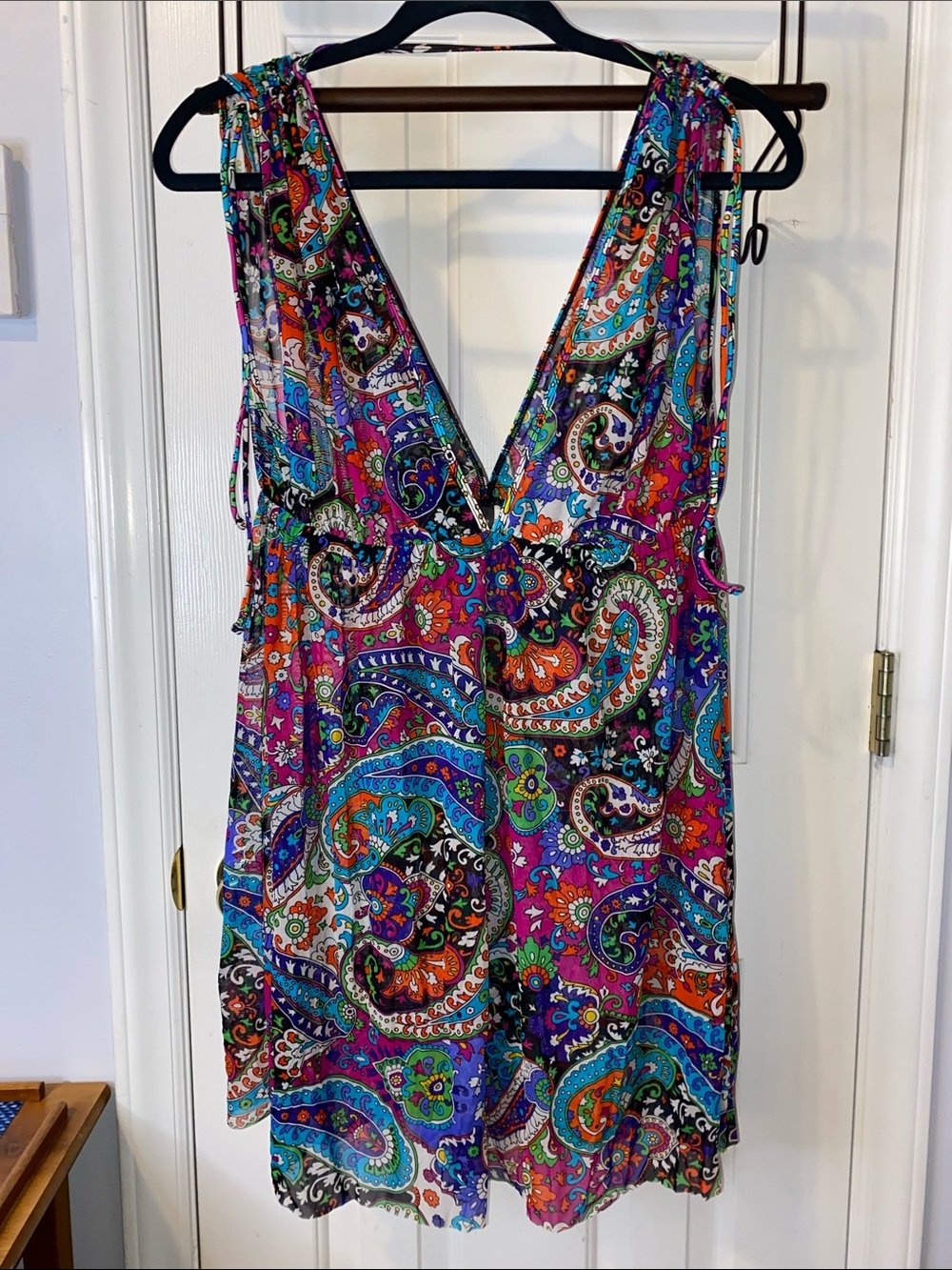 Preowned Kenneth Cole Reaction beach cover-up Y2K vibes, paisley pattern